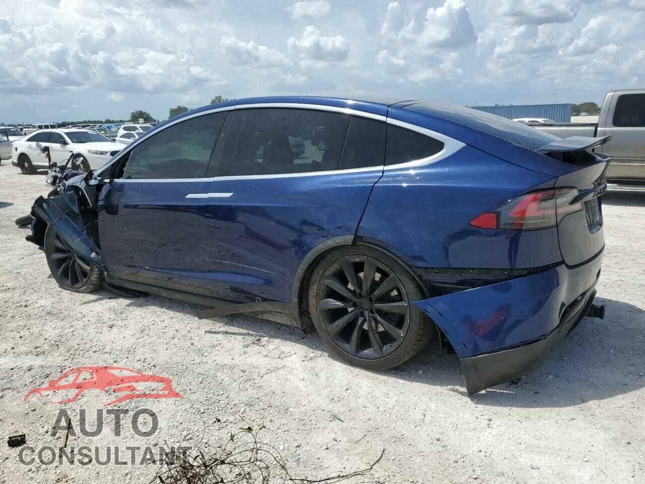 TESLA MODEL X 2017 - 5YJXCBE27HF051245