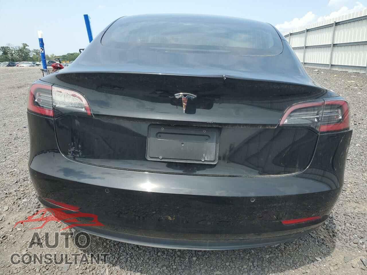 TESLA MODEL 3 2019 - 5YJ3E1EA5KF323518