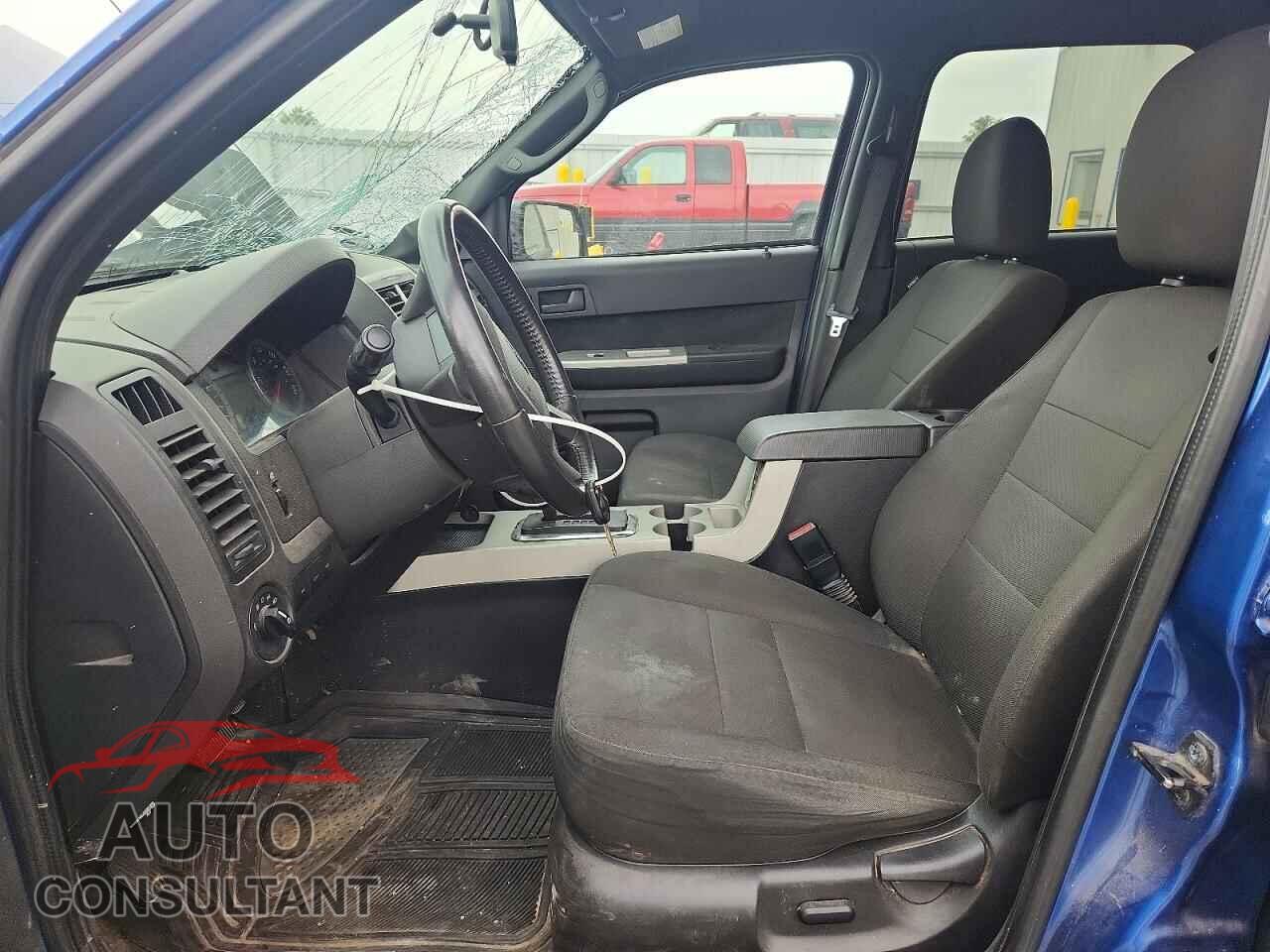 FORD ESCAPE 2010 - 1FMCU9DG8AKB60593