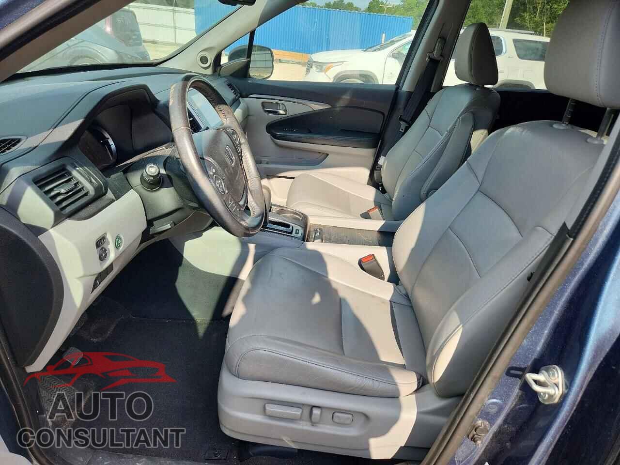 HONDA PILOT 2017 - 5FNYF5H69HB021658