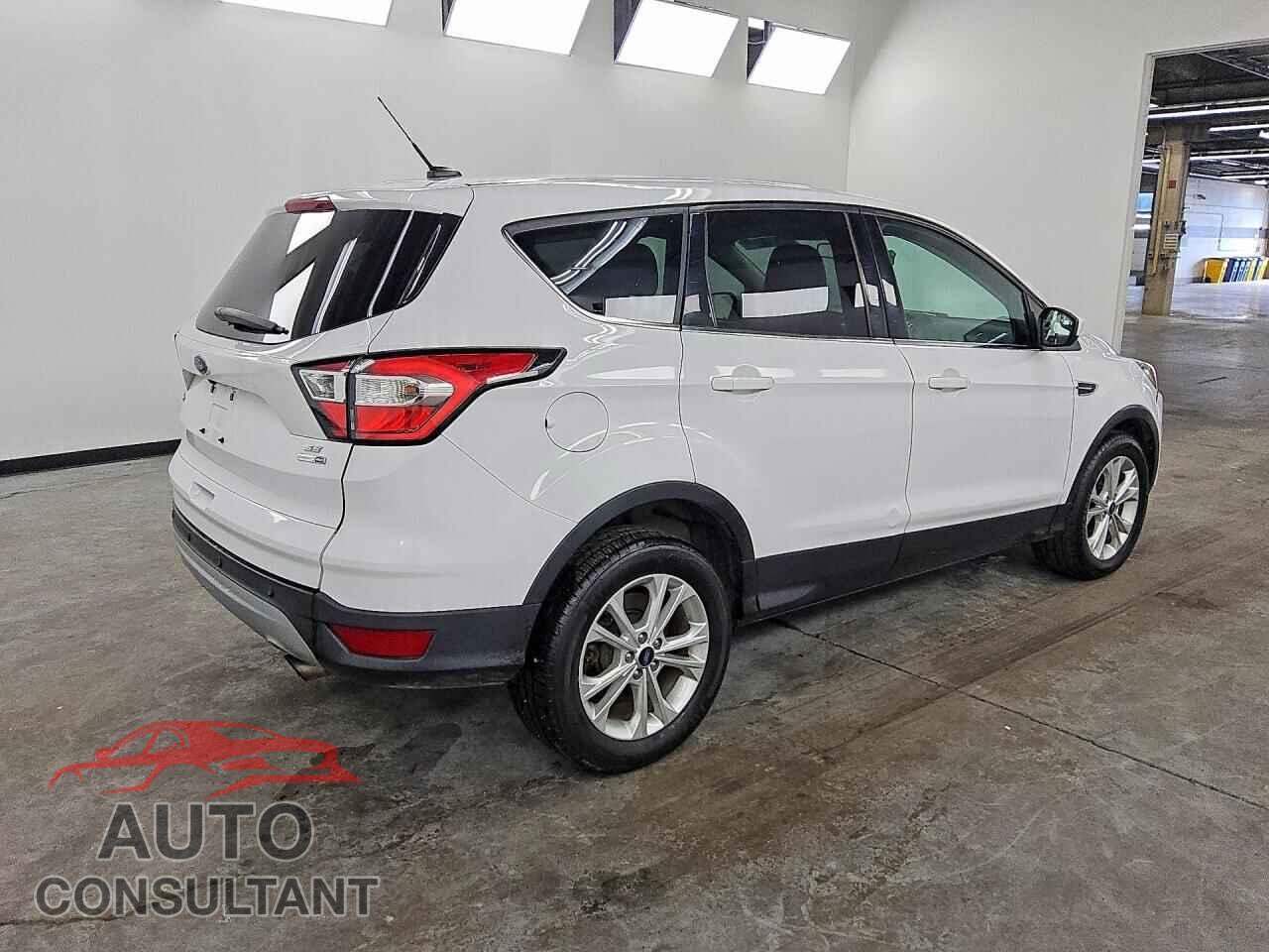 FORD ESCAPE 2017 - 1FMCU9GD3HUD73466