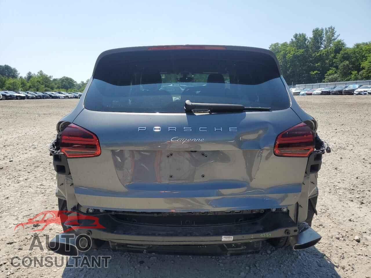 PORSCHE CAYENNE 2017 - WP1AA2A28HKA91661