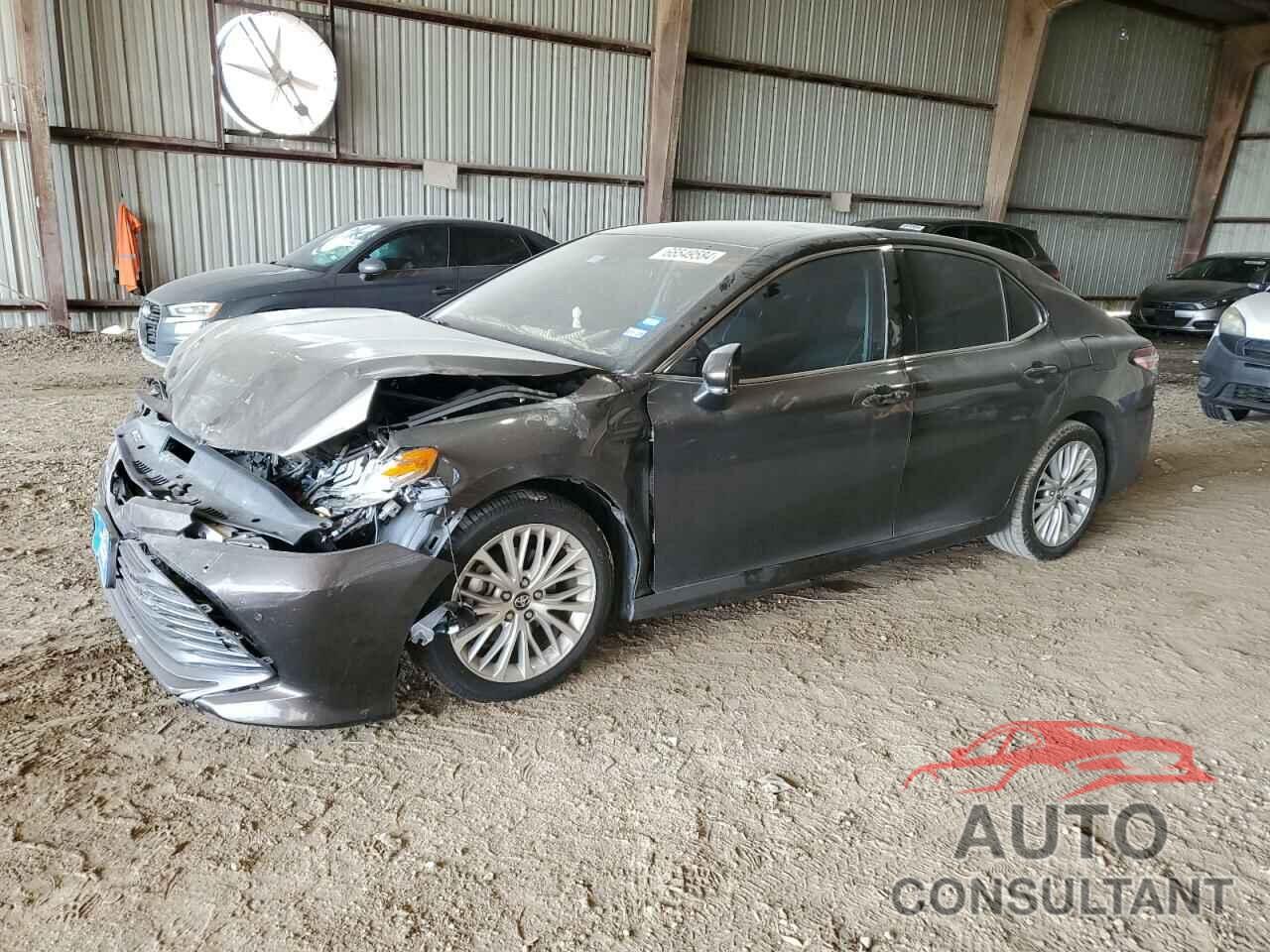 TOYOTA CAMRY 2018 - 4T1B11HKXJU052727