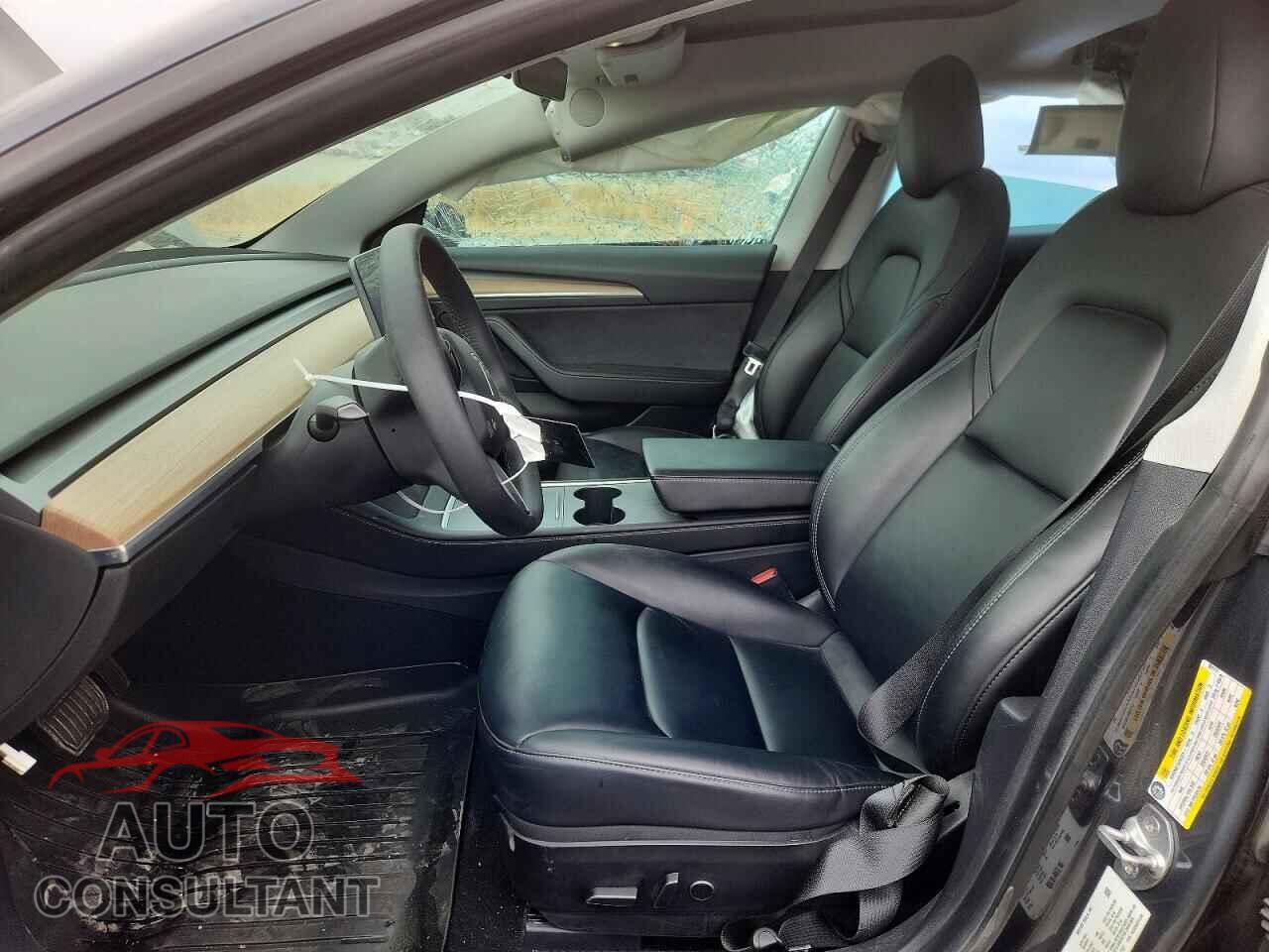TESLA MODEL 3 2021 - 5YJ3E1EB7MF001717
