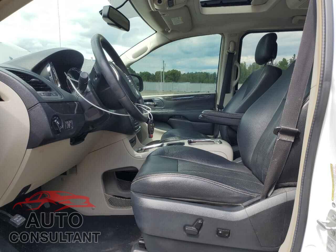 DODGE CARAVAN 2015 - 2C4RDGDG9FR718916