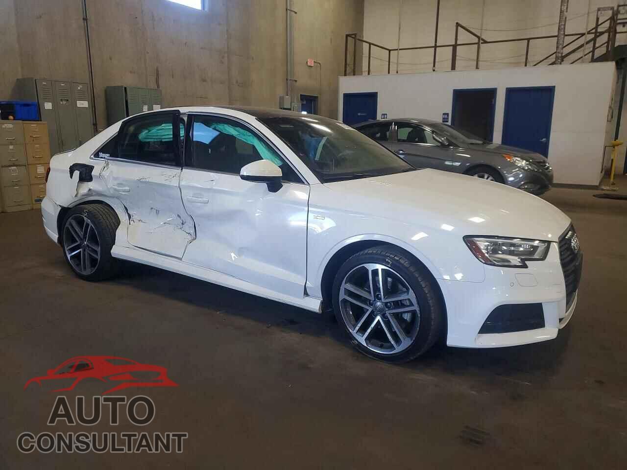 AUDI A3 2018 - WAUJ8GFF5J1040407