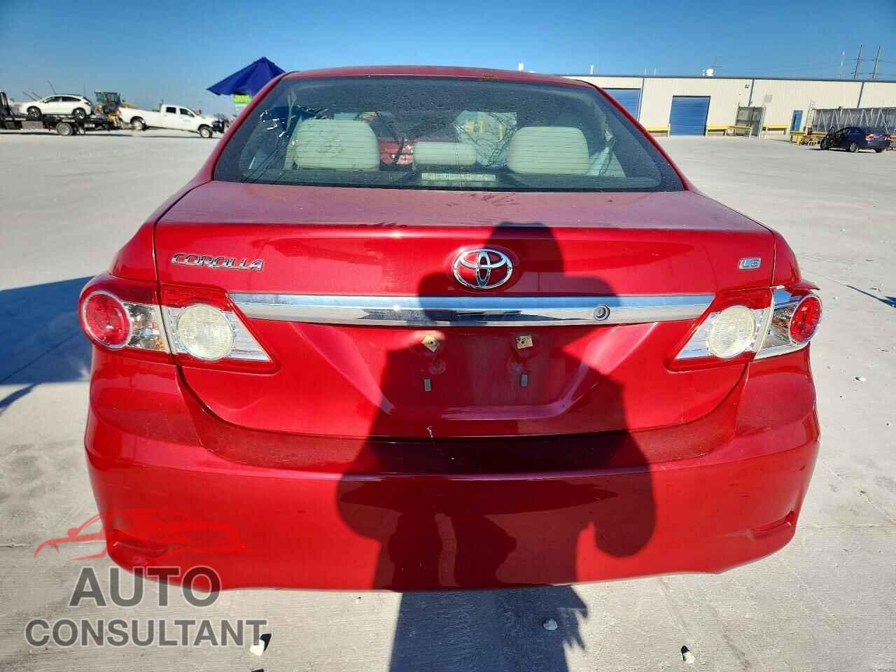 TOYOTA COROLLA 2013 - 2T1BU4EE2DC051987