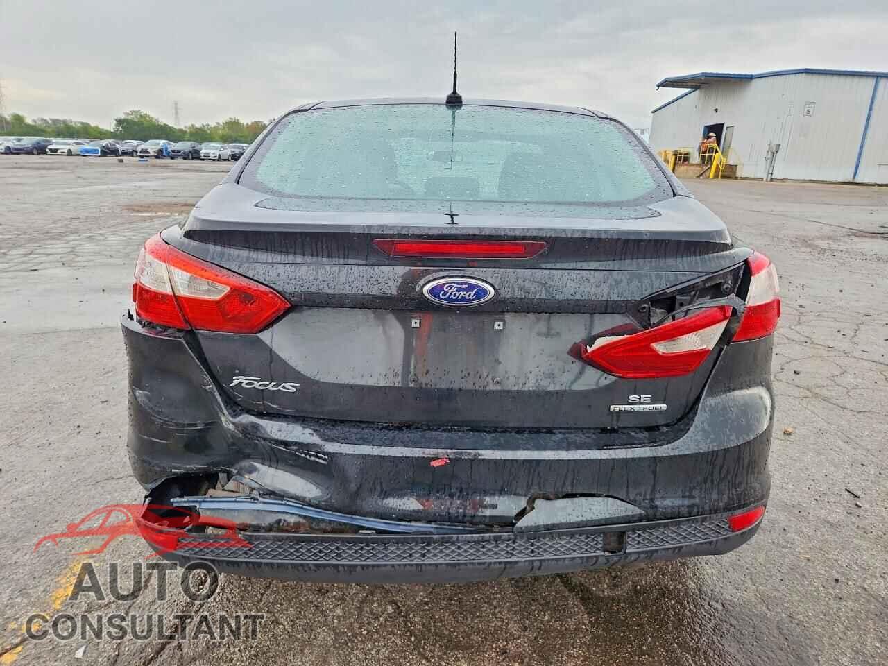 FORD FOCUS 2014 - 1FADP3F2XEL404121