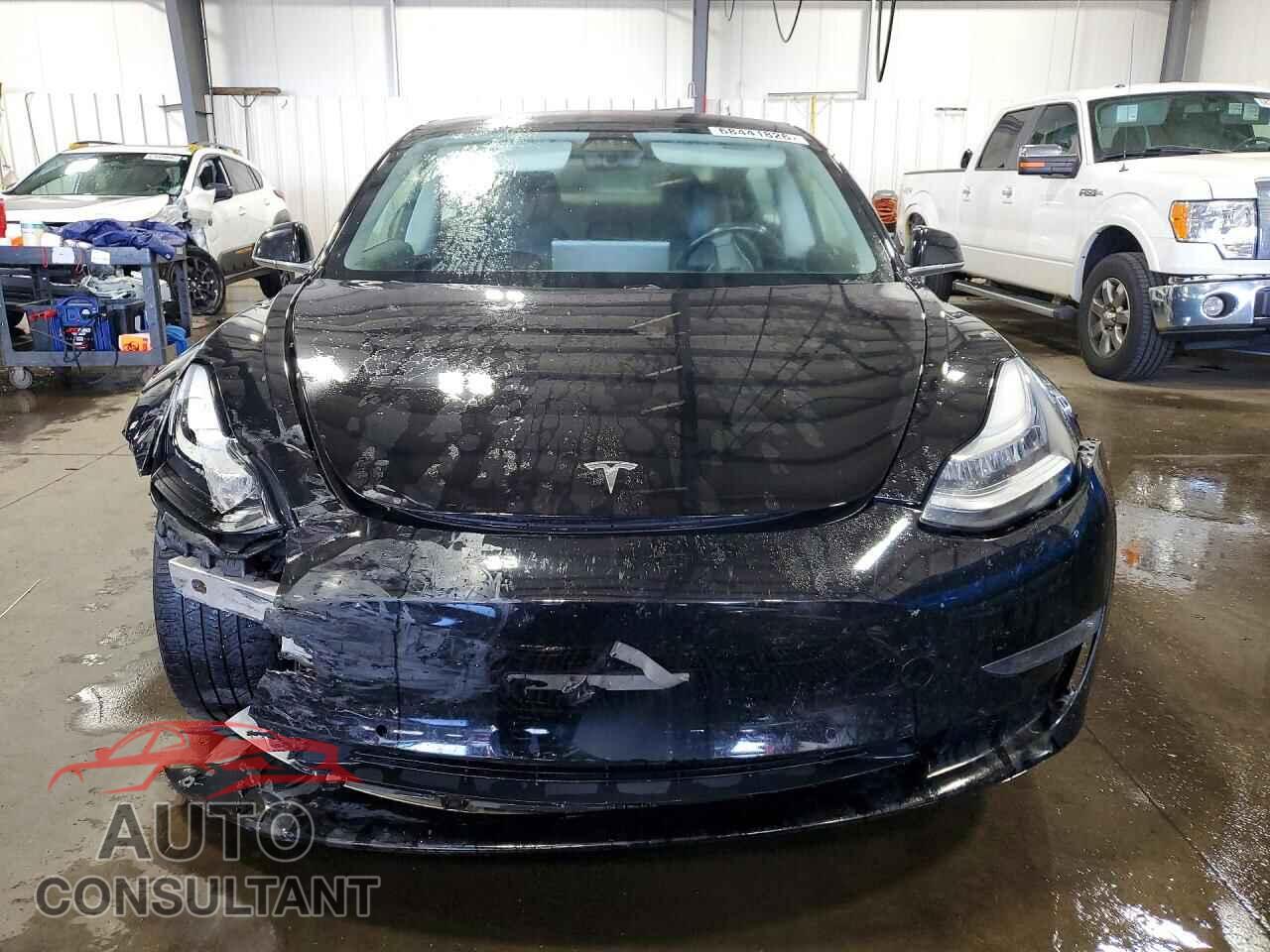 TESLA MODEL 3 2018 - 5YJ3E1EB5JF103111