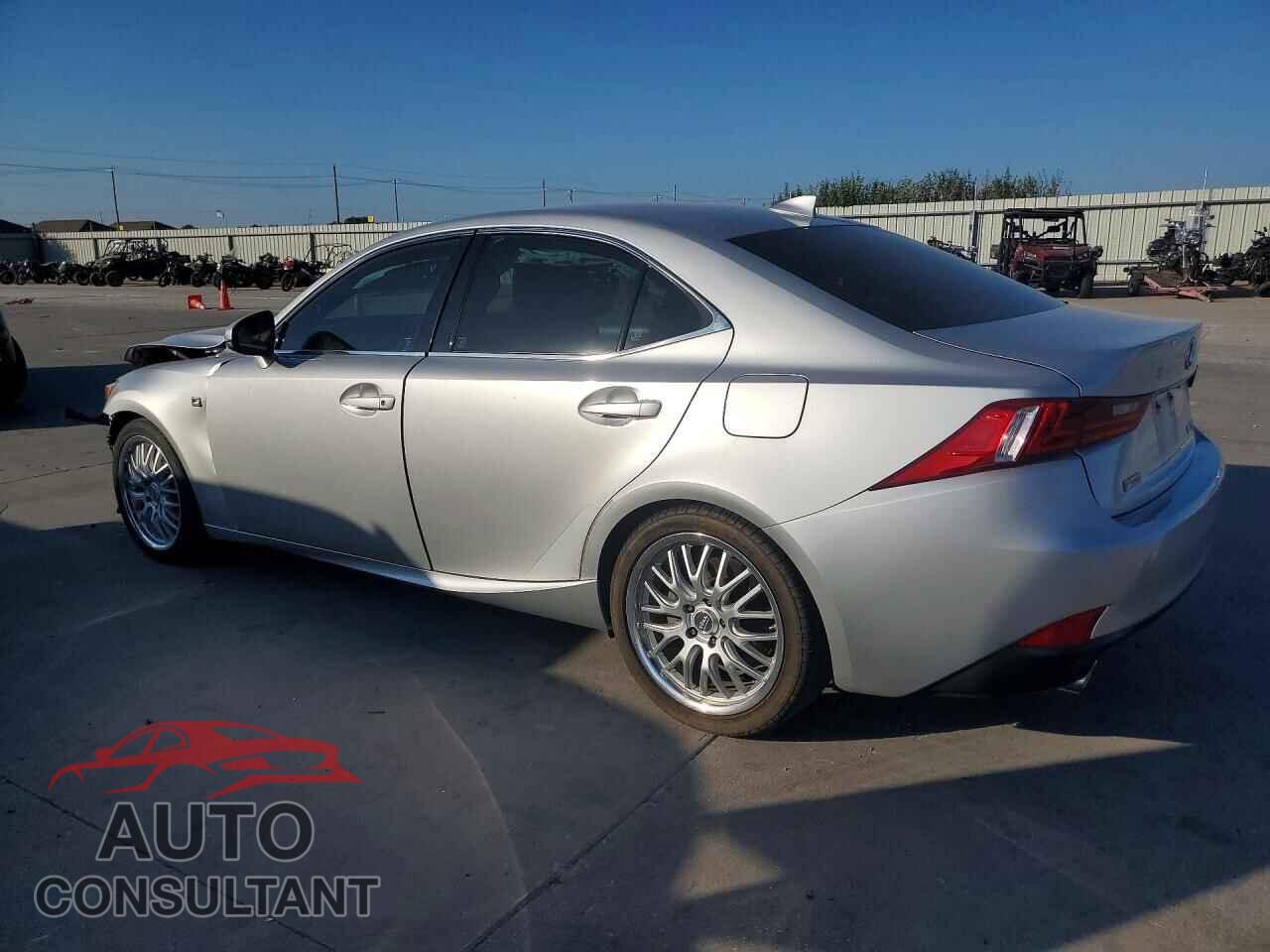 LEXUS IS 2015 - JTHBE1D25F5017947