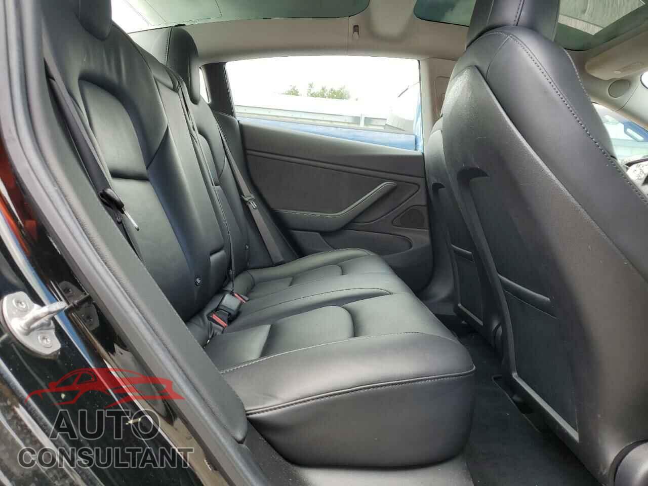 TESLA MODEL 3 2018 - 5YJ3E1EA5JF044293