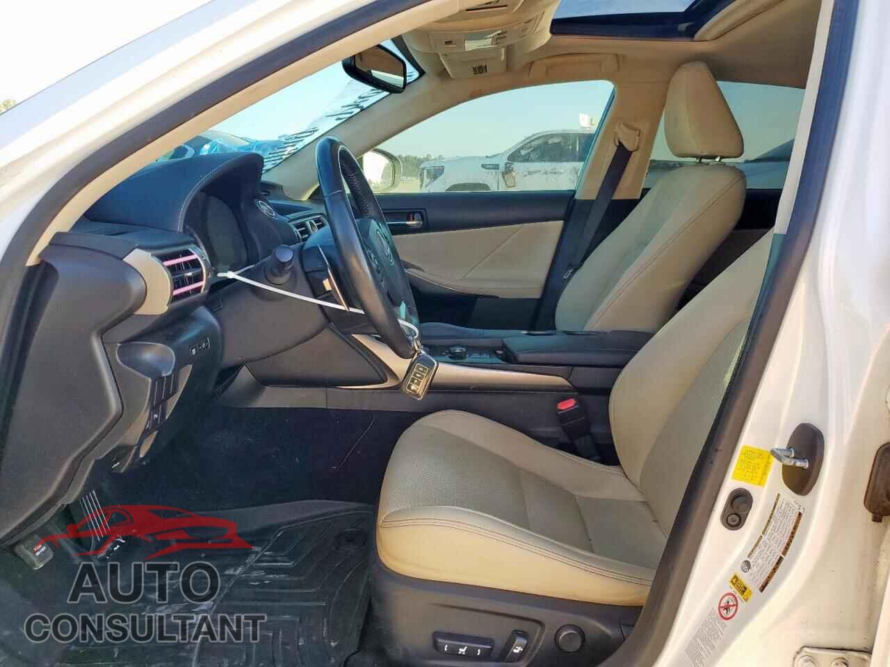 LEXUS IS 2014 - JTHBE1D25E5014352