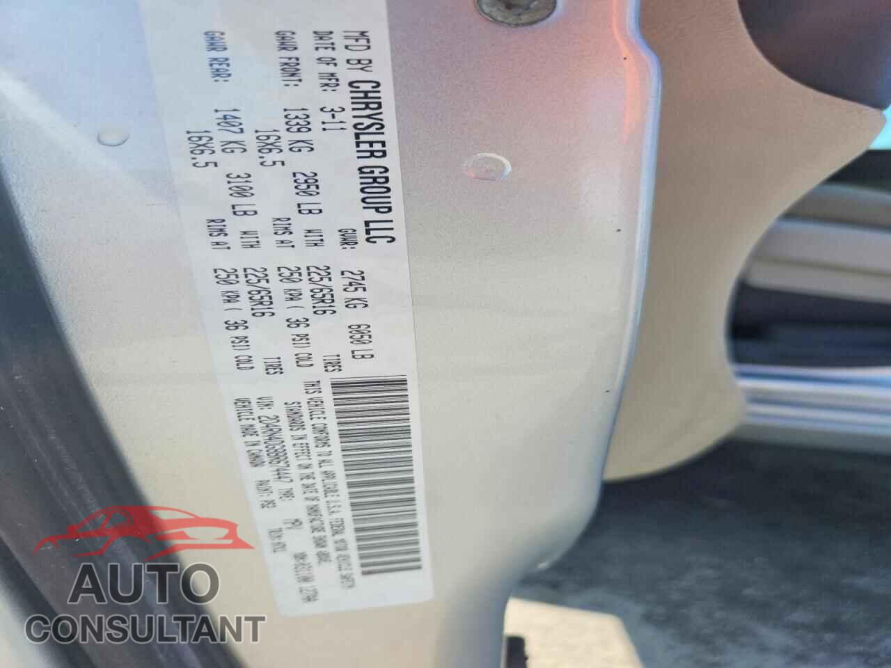 DODGE CARAVAN 2011 - 2D4RN4DG8BR674447