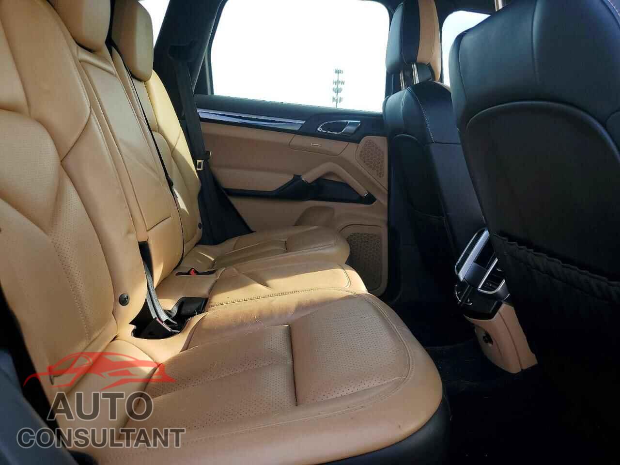 PORSCHE CAYENNE 2016 - WP1AA2A26GKA11854