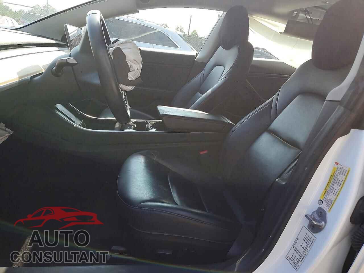 TESLA MODEL 3 2019 - 5YJ3E1EB8KF211675