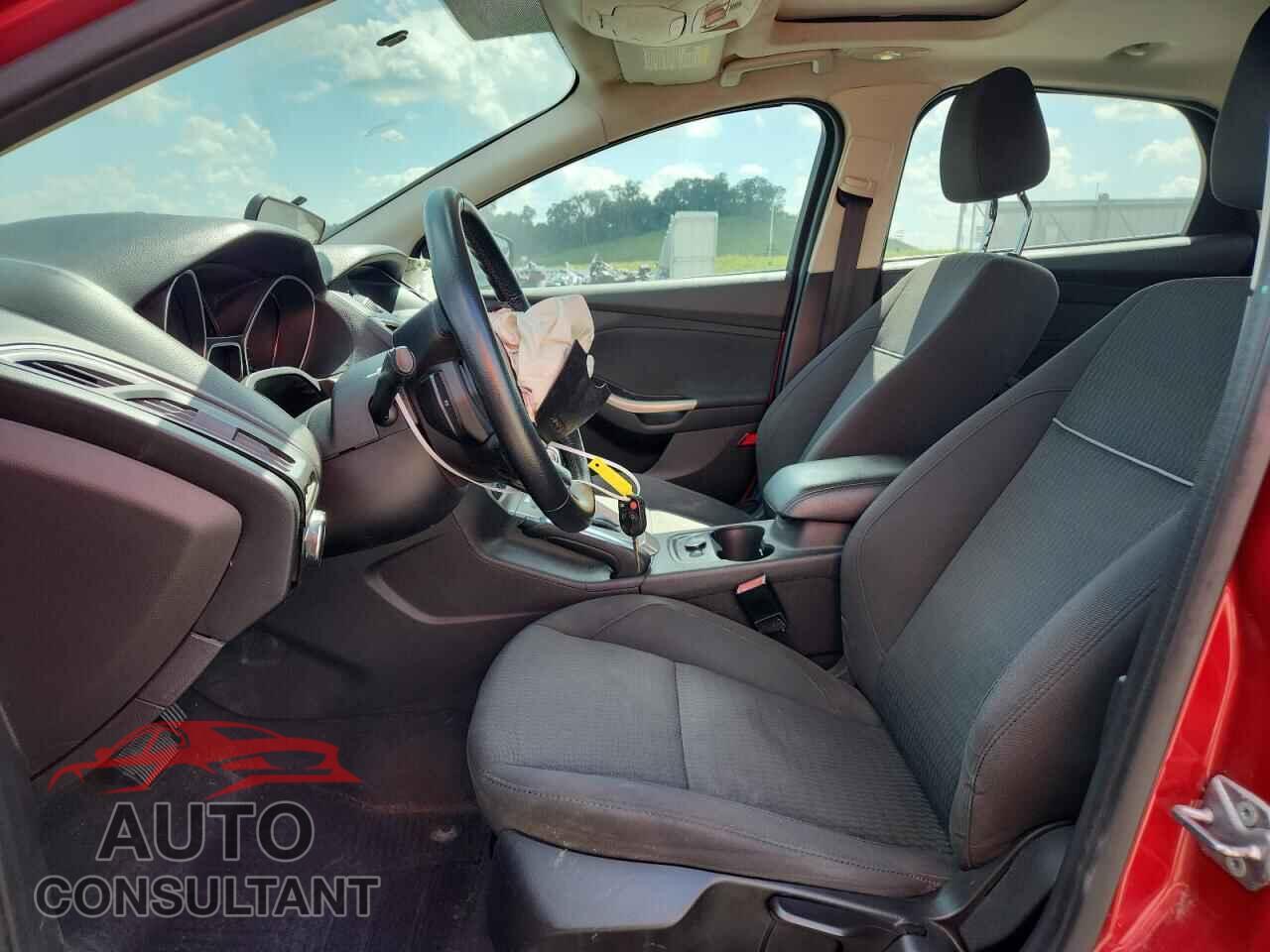 FORD FOCUS 2012 - 1FAHP3H22CL225745