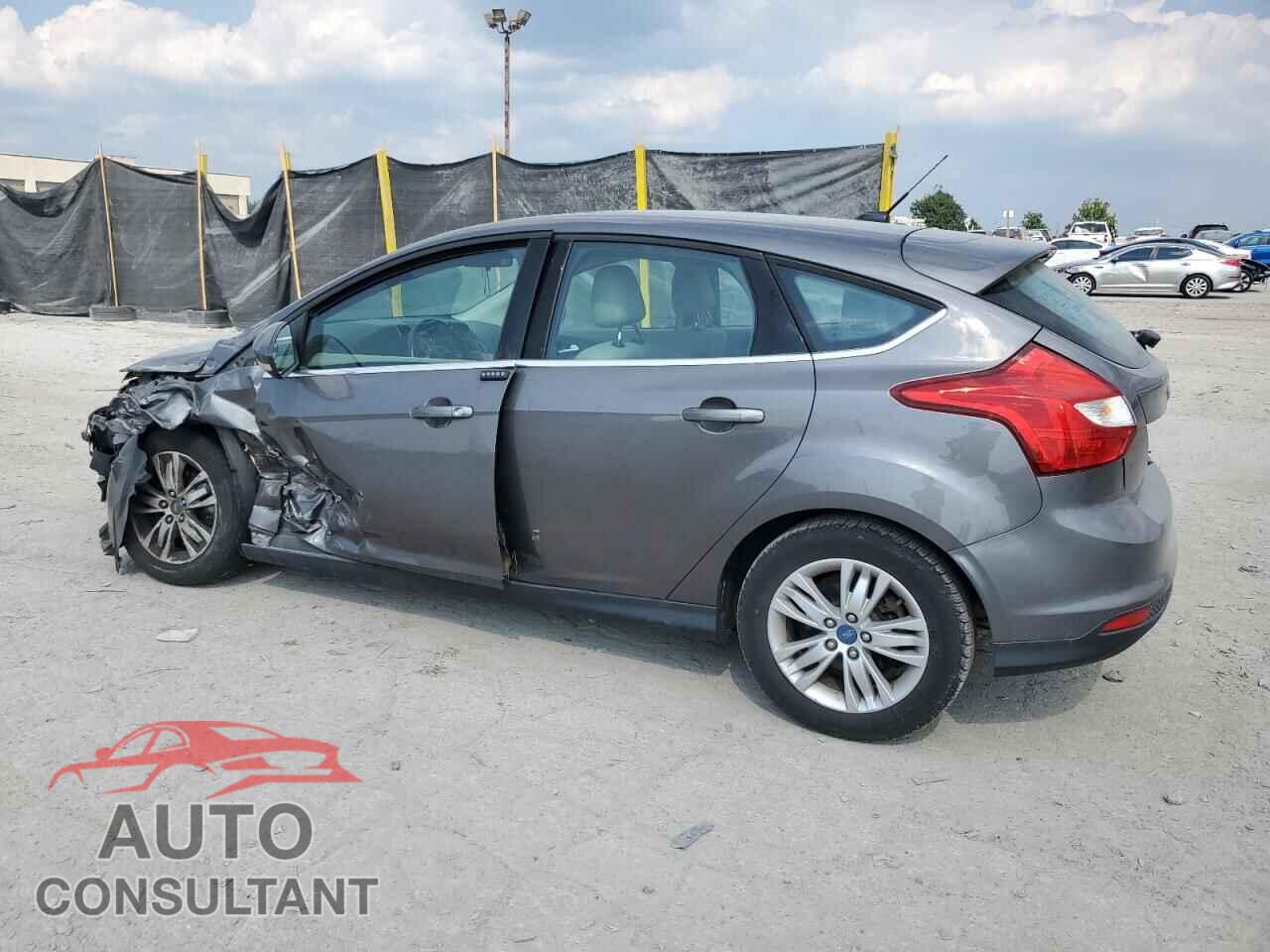 FORD FOCUS 2012 - 1FAHP3M27CL271481