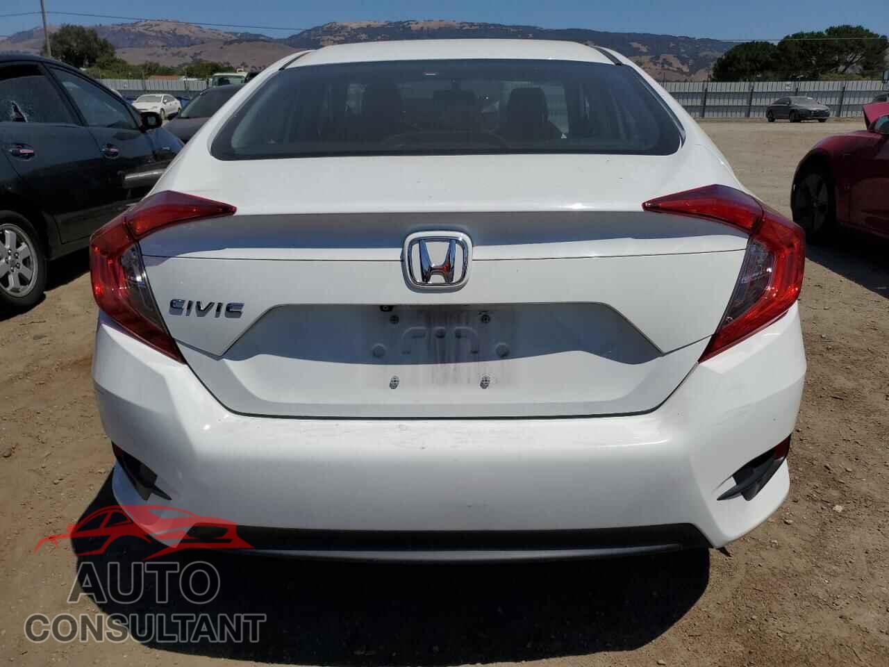 HONDA CIVIC 2017 - 2HGFC2F51HH545357