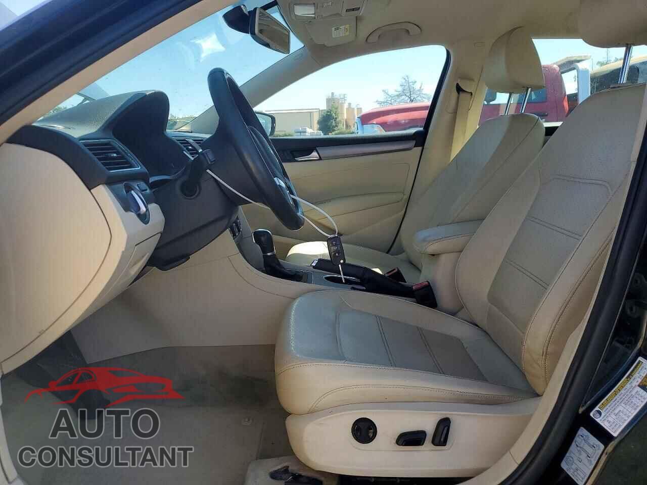 VOLKSWAGEN PASSAT 2014 - 1VWBP7A38EC003558
