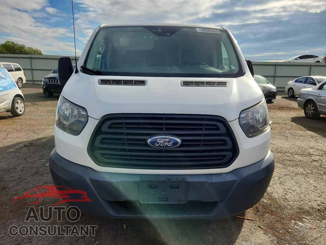 FORD TRANSIT CO 2017 - 1FTYE1ZMXHKB47491
