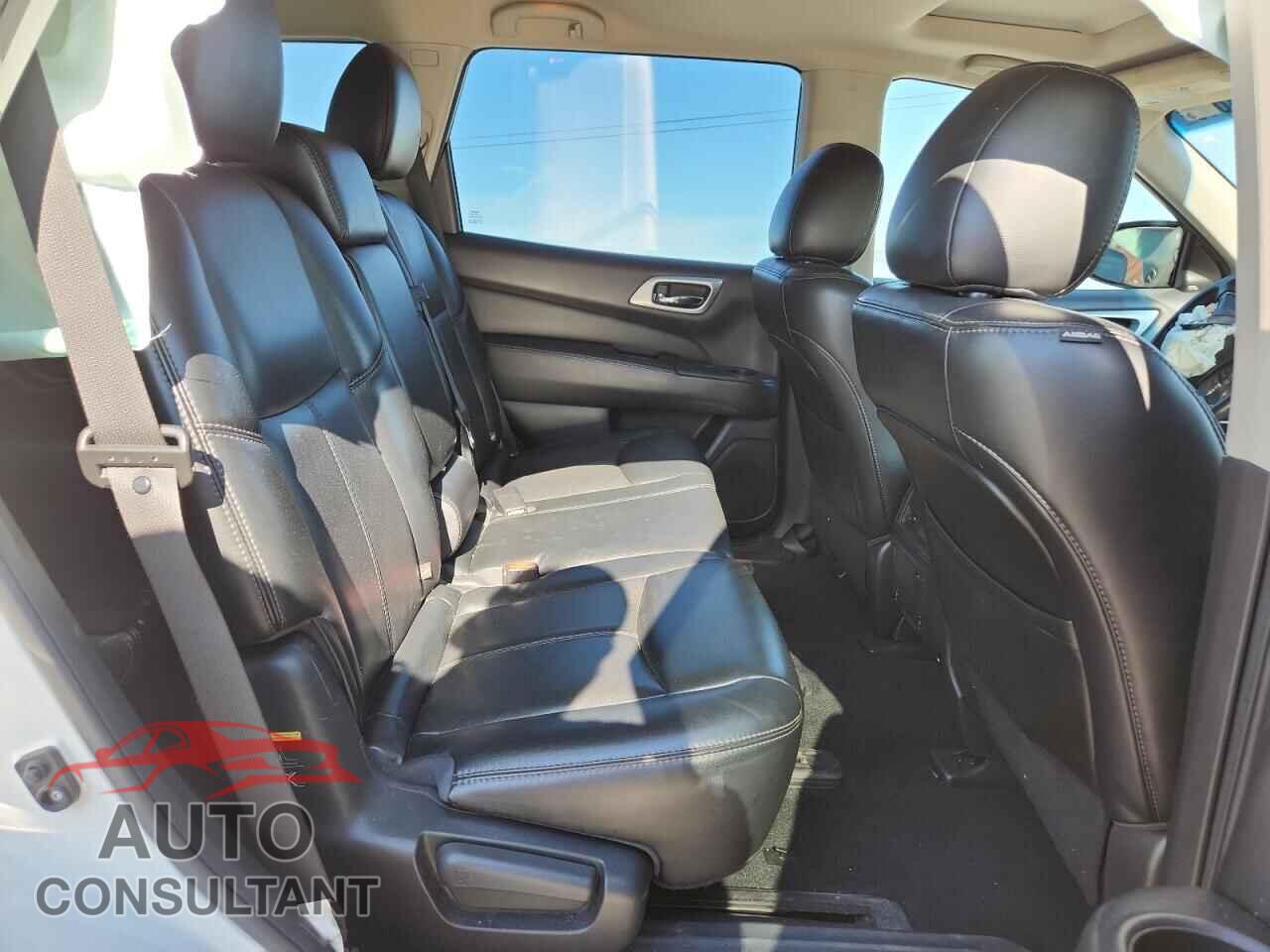 NISSAN PATHFINDER 2015 - 5N1AR2MN8FC640181