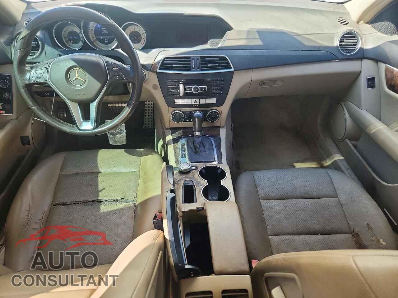 MERCEDES-BENZ C-CLASS 2013 - WDDGF4HB3DR293829
