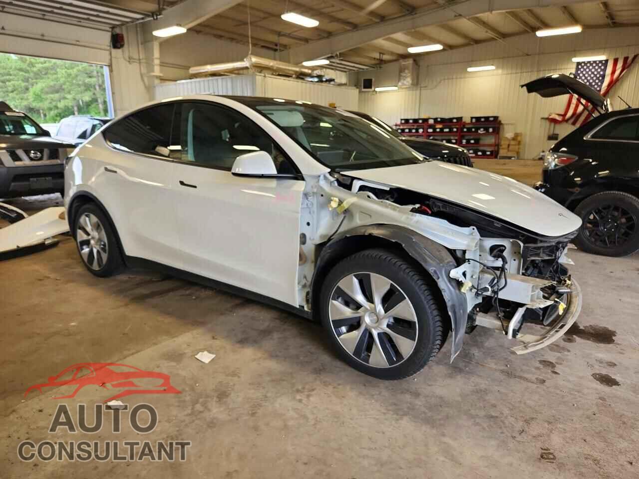 TESLA MODEL Y 2020 - 5YJYGDEEXLF032129
