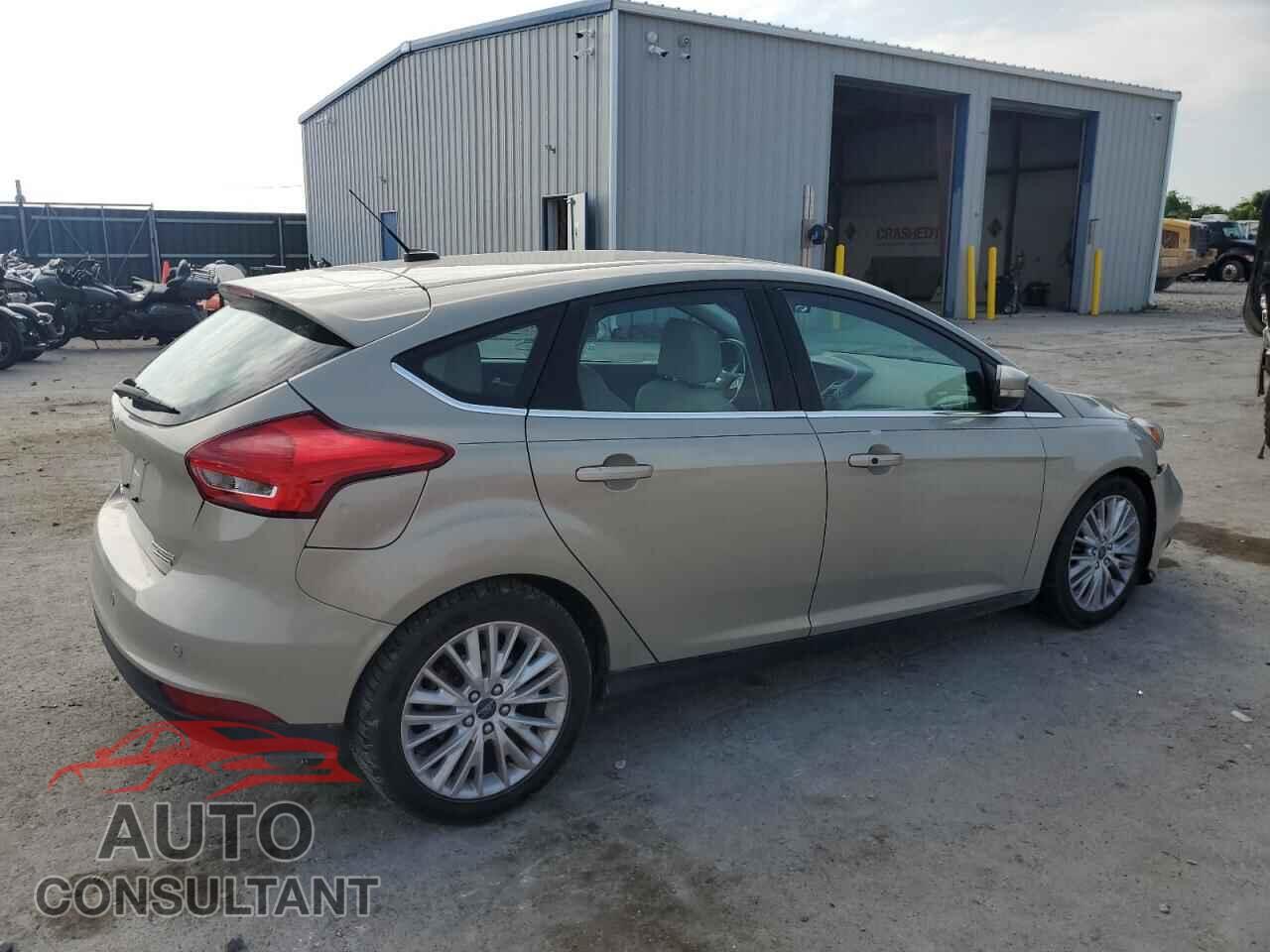FORD FOCUS 2016 - 1FADP3N26GL235462