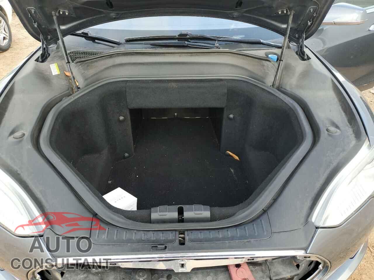 TESLA MODEL S 2013 - 5YJSA1CG6DFP21533