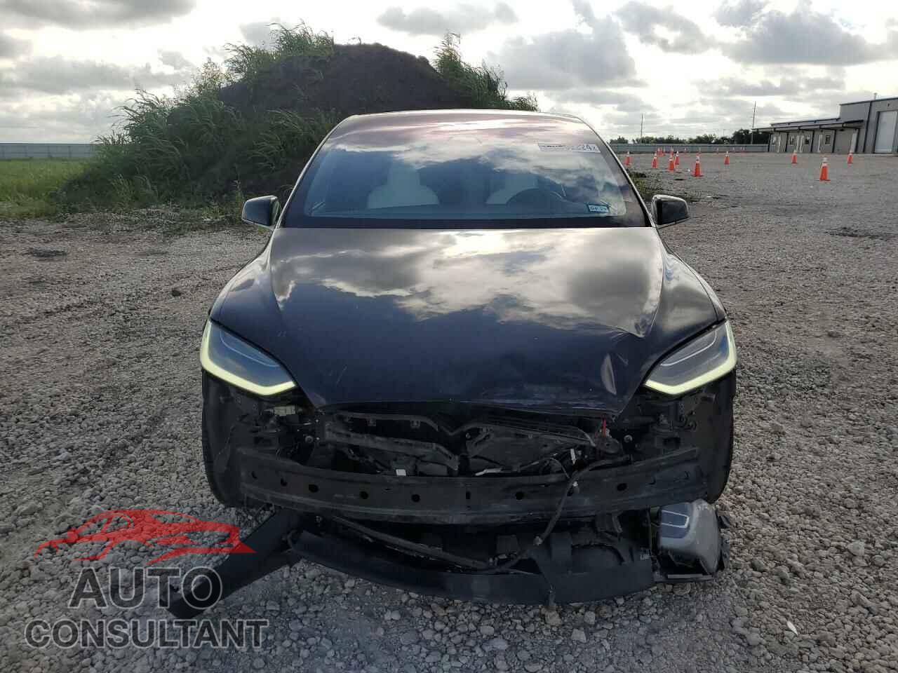 TESLA MODEL X 2018 - 5YJXCDE28JF088256