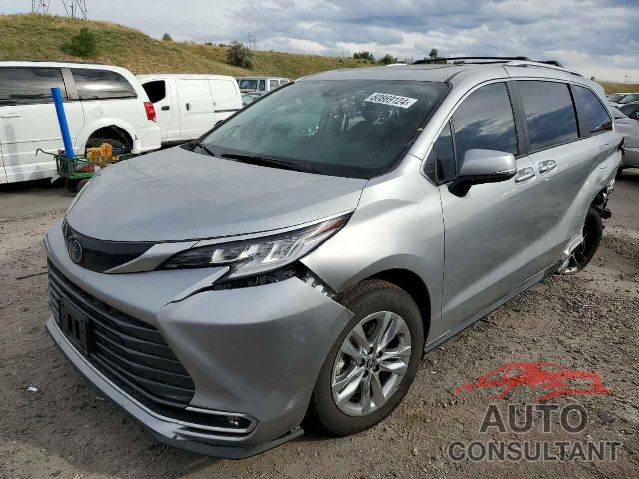 TOYOTA SIENNA 2024 - 5TDZSKFC9RS119111