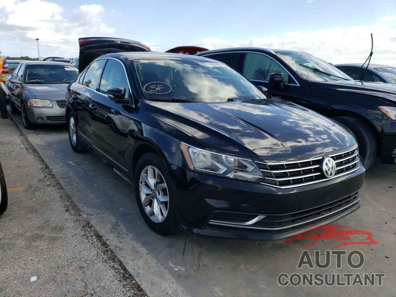 VOLKSWAGEN PASSAT 2017 - 1VWAT7A32HC009884