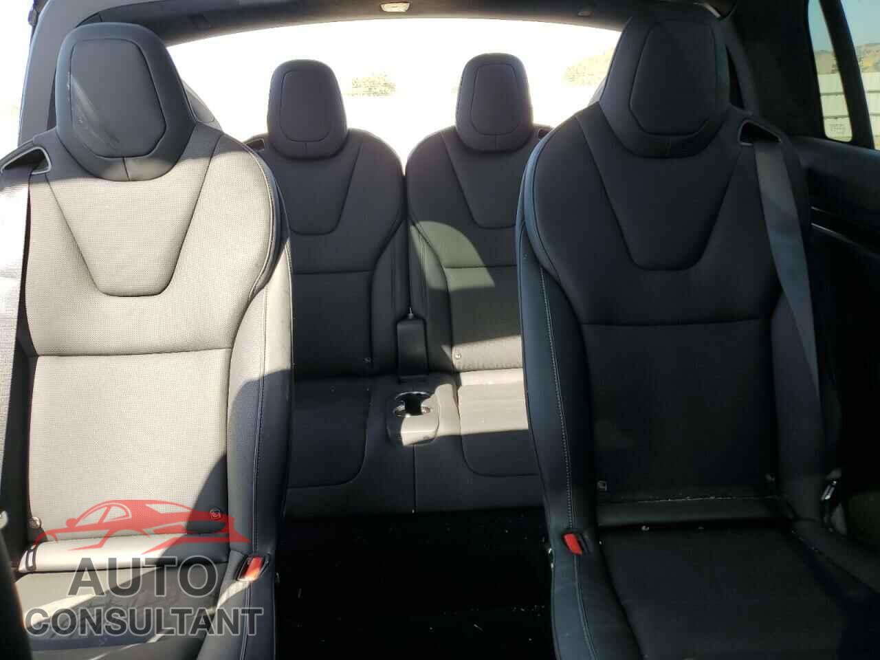 TESLA MODEL X 2024 - 7SAXCBE62RF458901