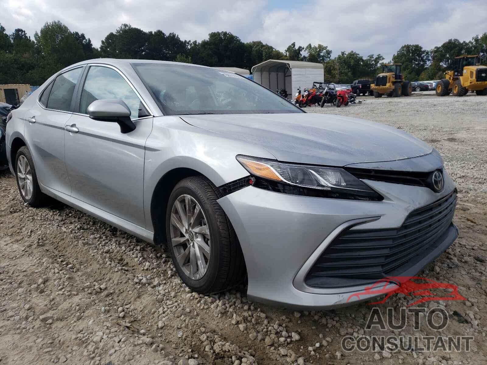 TOYOTA CAMRY 2021 - 4T1C11AK4MU466539