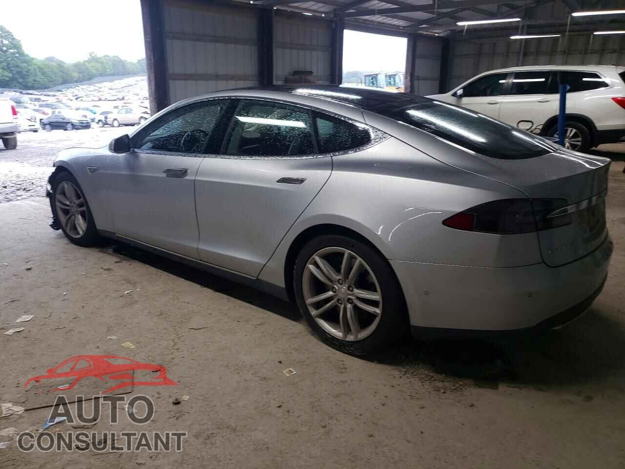 TESLA MODEL S 2015 - 5YJSA1H24FFP79091