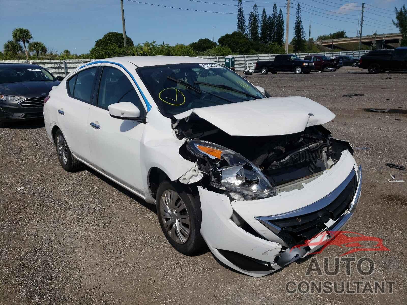 NISSAN VERSA 2017 - 3N1CN7AP6HL815873