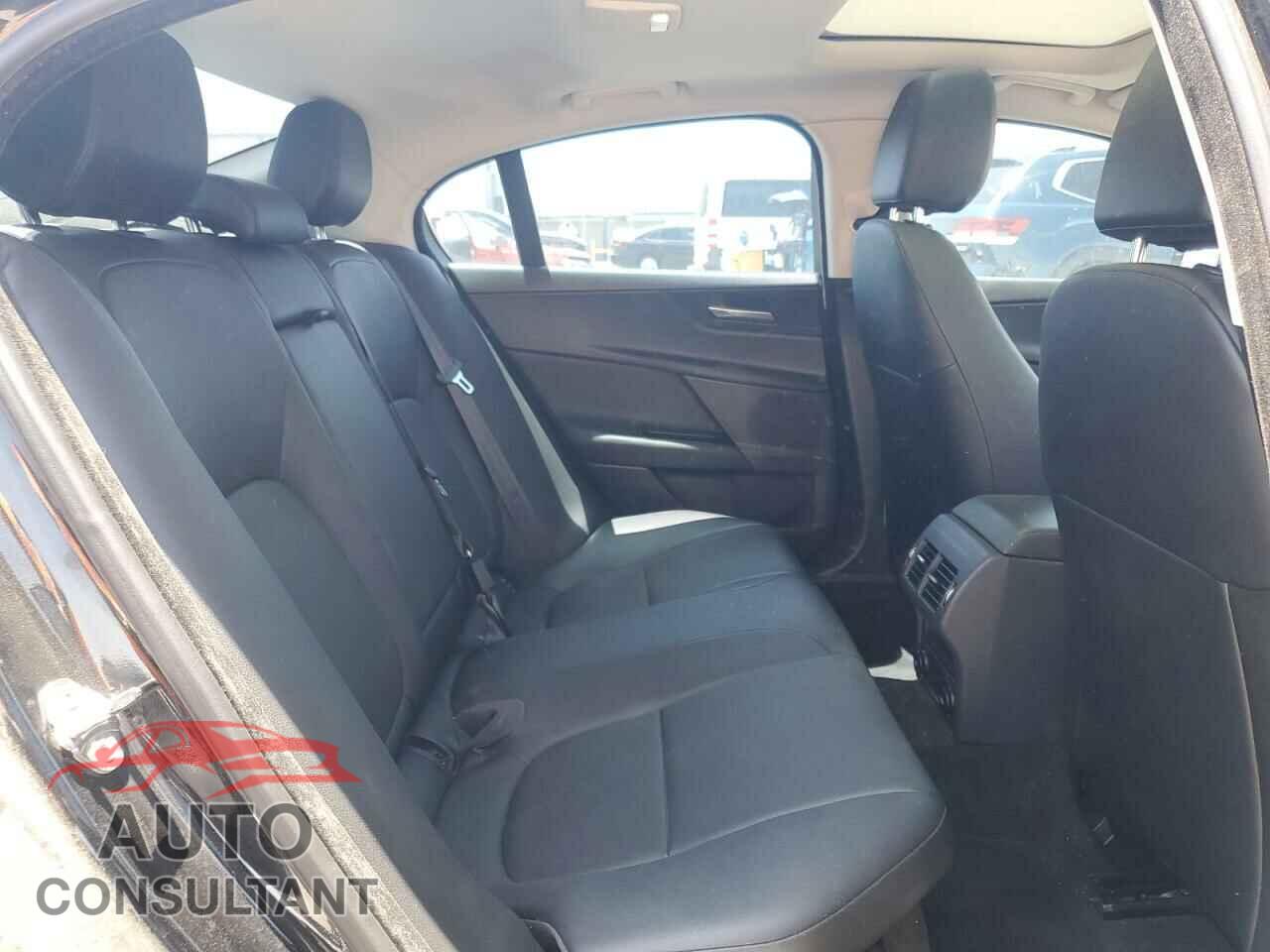 JAGUAR XE 2017 - SAJAR4BG5HA972468