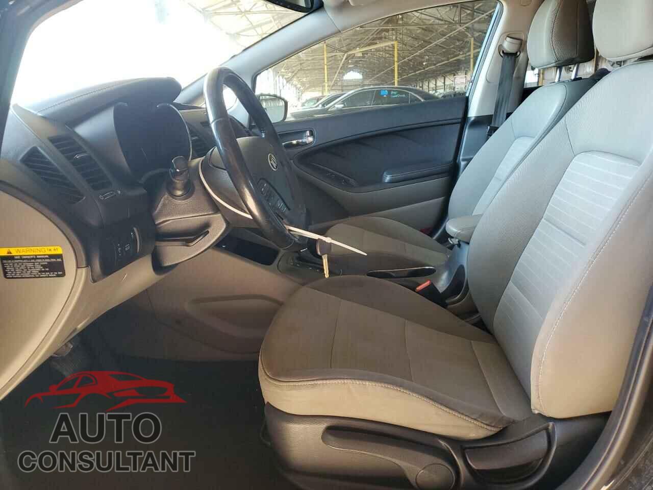 KIA FORTE 2015 - KNAFX5A85F5300892