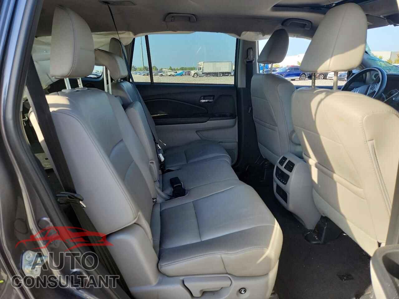 HONDA PILOT 2017 - 5FNYF5H55HB019302