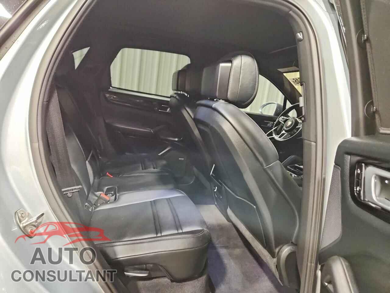 PORSCHE CAYENNE 2019 - WP1AA2AY1KDA03095