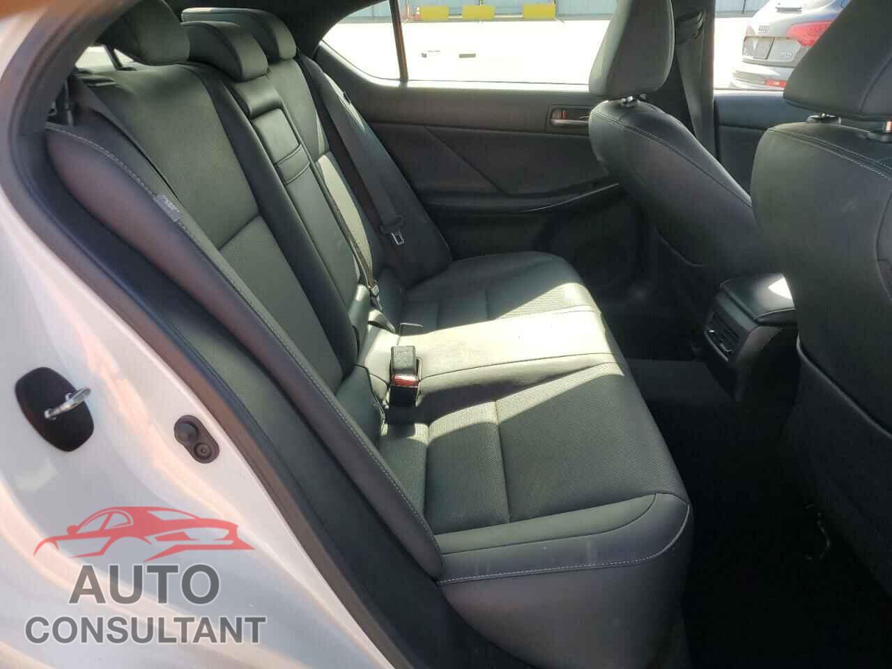 LEXUS IS 2021 - JTHCA1D20M5114499