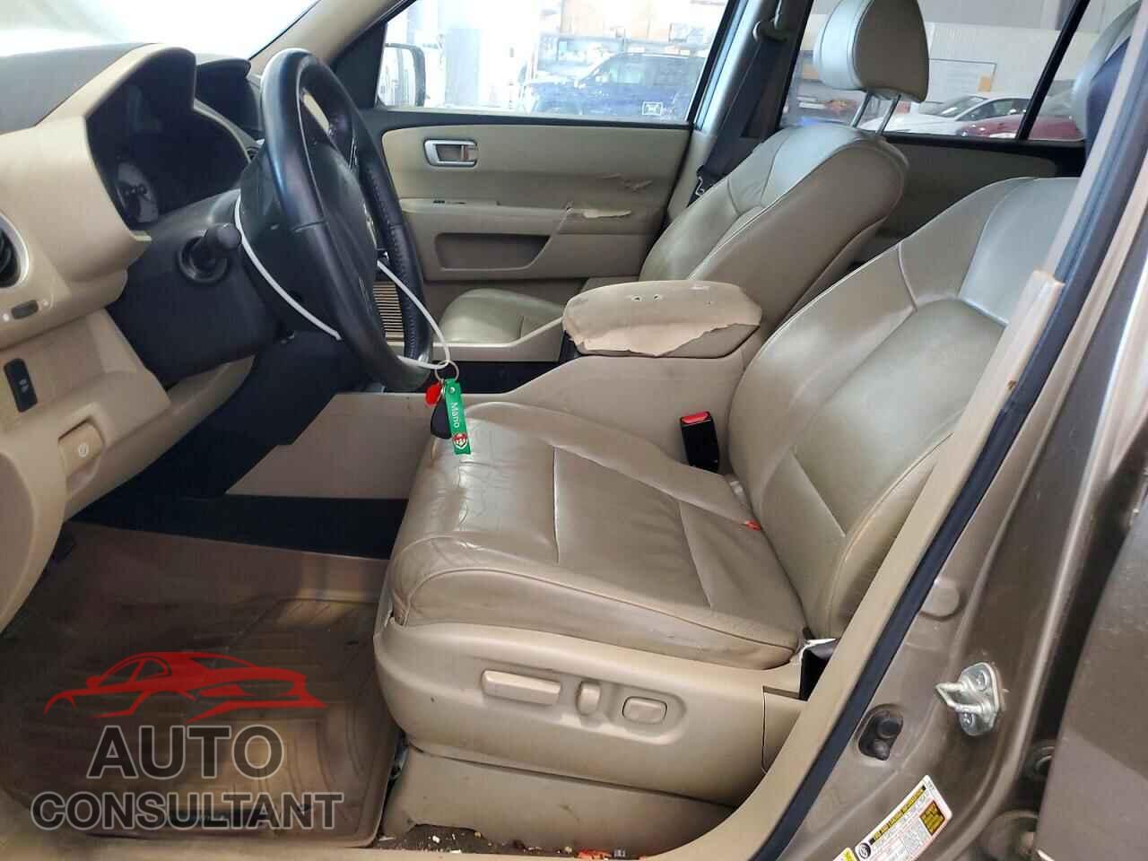 HONDA PILOT 2011 - 5FNYF4H55BB026056