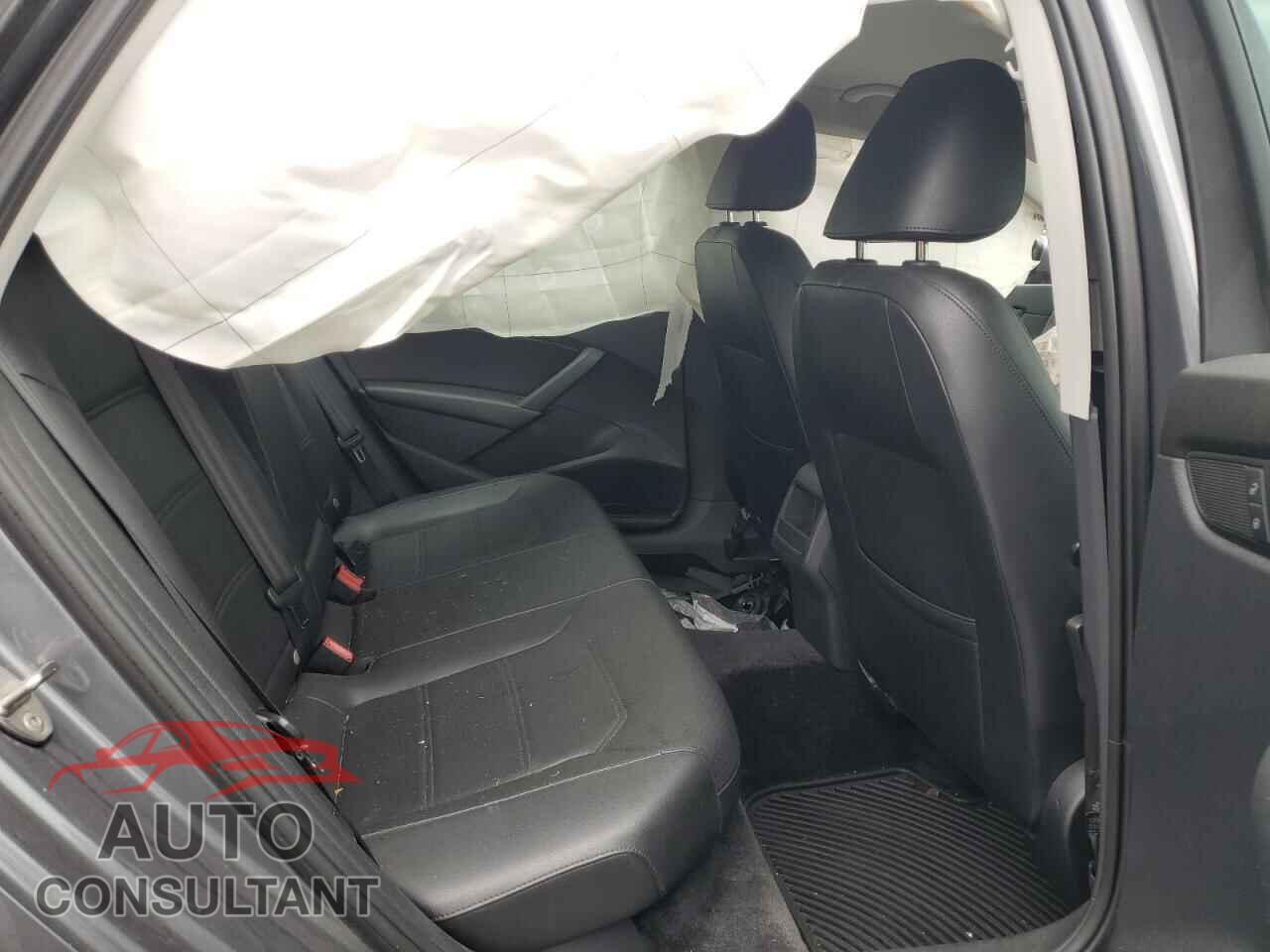 VOLKSWAGEN PASSAT 2015 - 1VWAT7A37FC086151