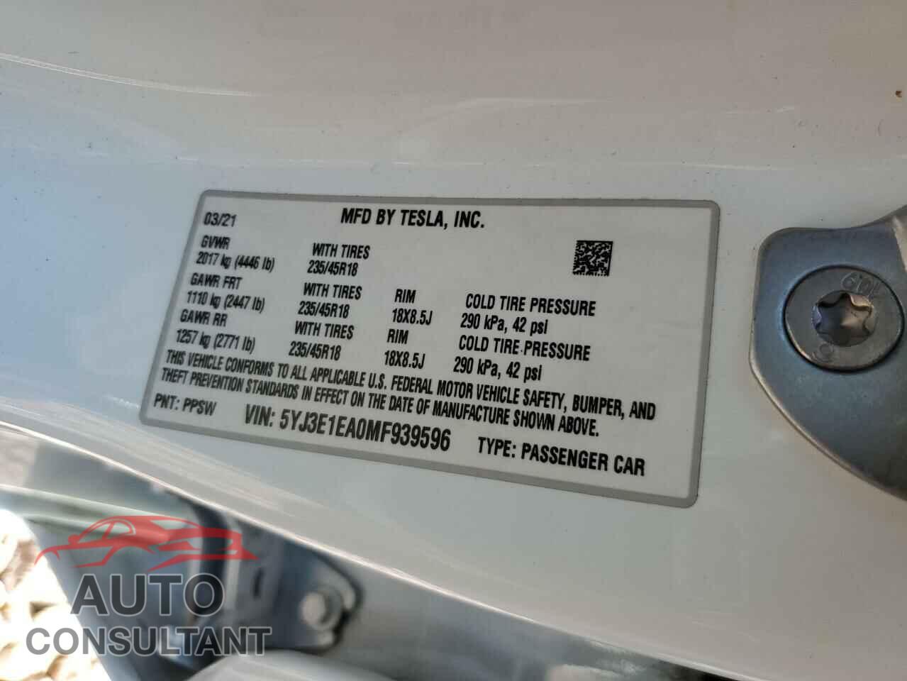 TESLA MODEL 3 2021 - 5YJ3E1EA0MF939596