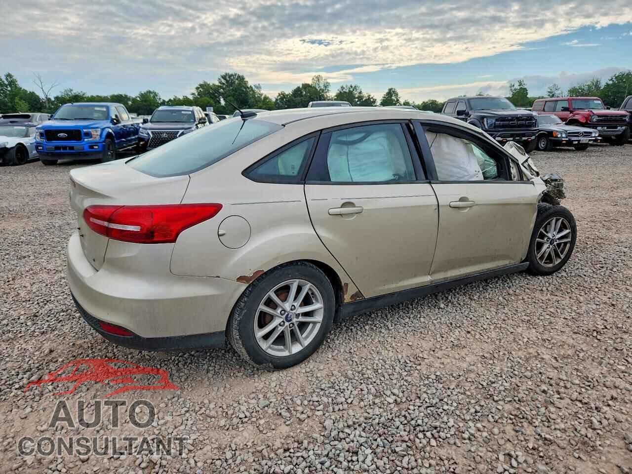 FORD FOCUS 2017 - 1FADP3F28HL264087