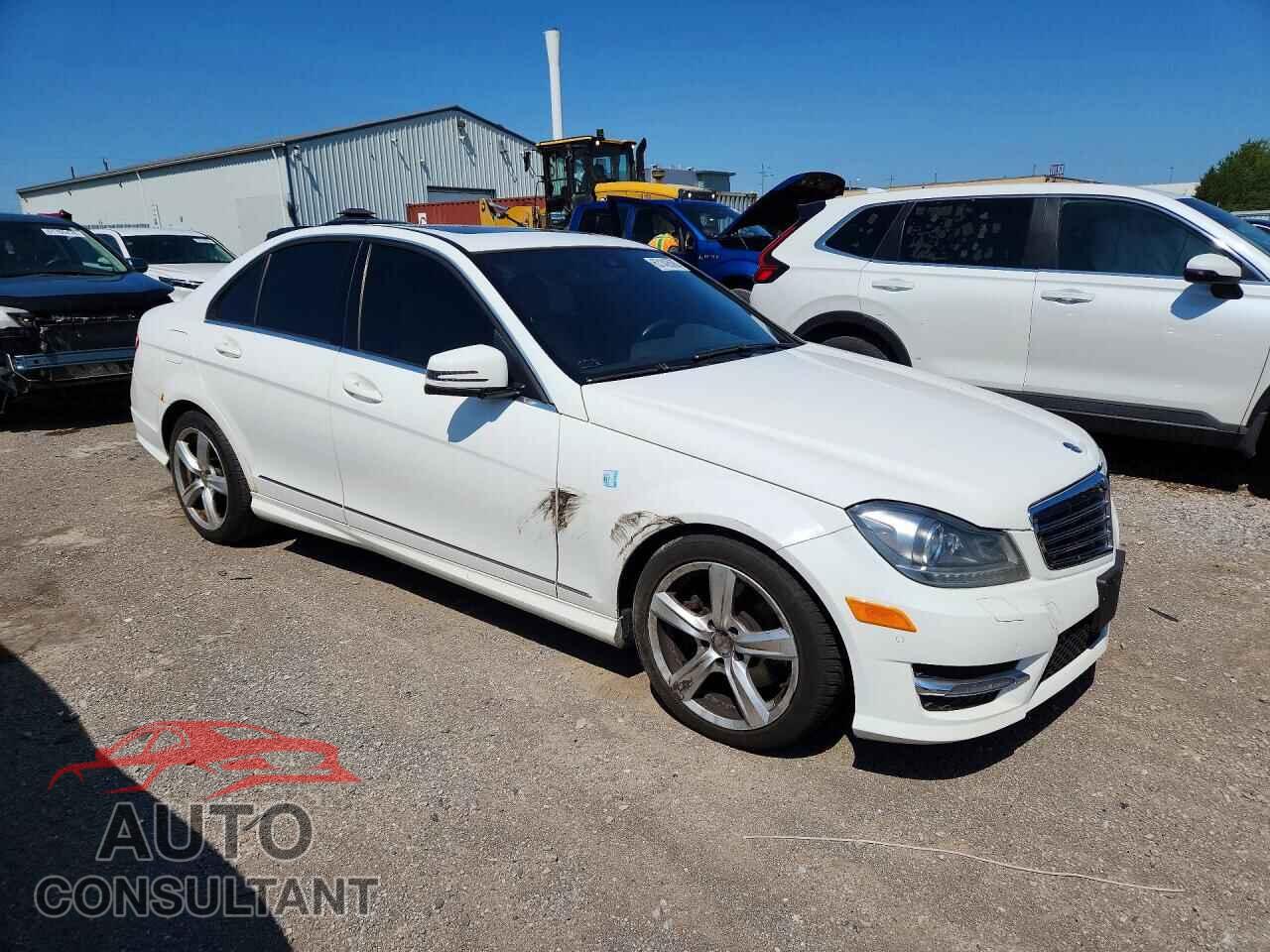 MERCEDES-BENZ C-CLASS 2013 - WDDGF8AB4DA788198