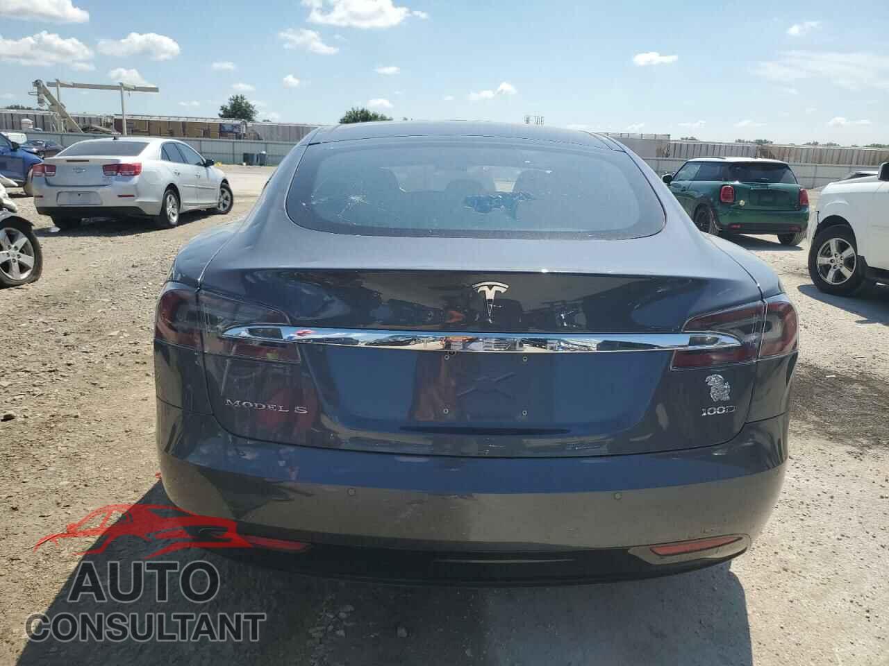 TESLA MODEL S 2017 - 5YJSA1E25HF215845