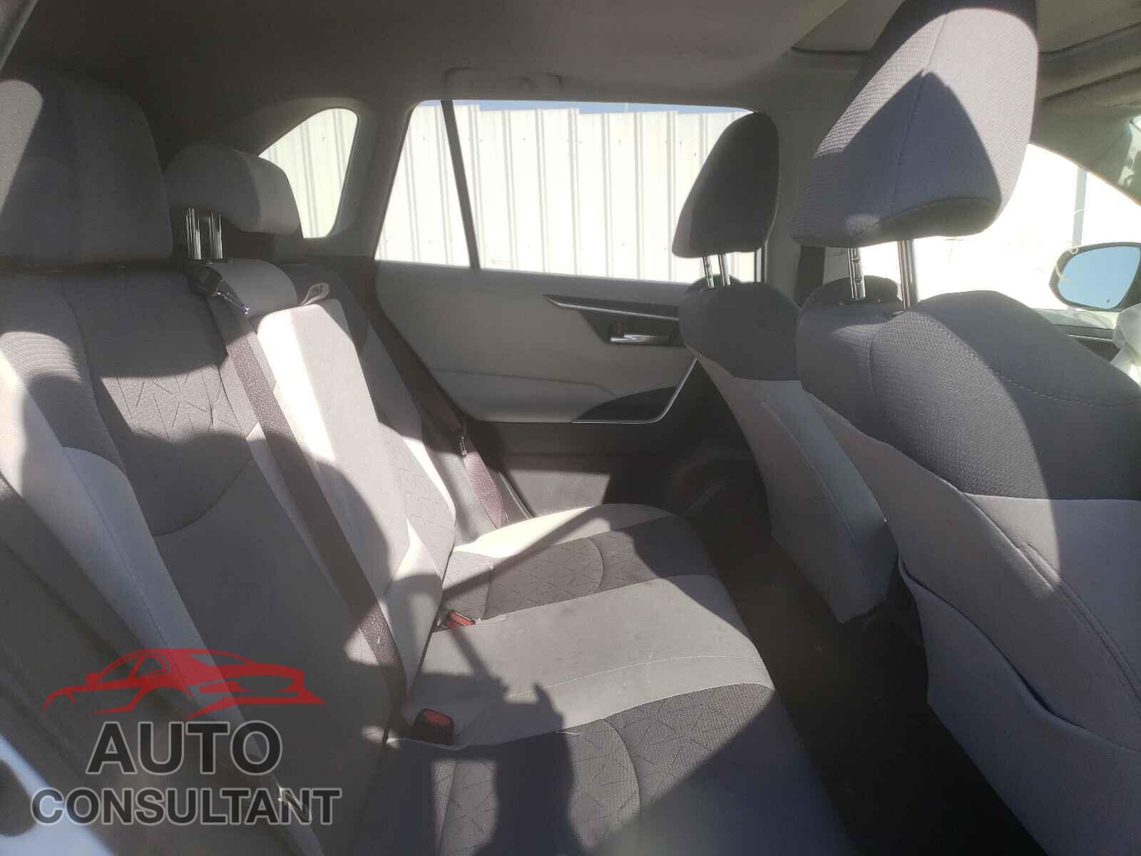 TOYOTA RAV4 2019 - JTMP1RFV0KD016164