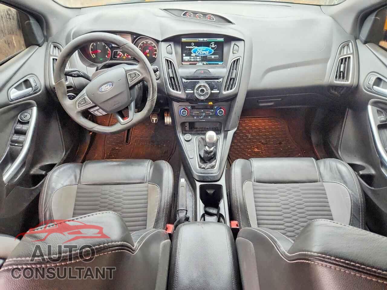 FORD FOCUS 2015 - 1FADP3L9XFL324515
