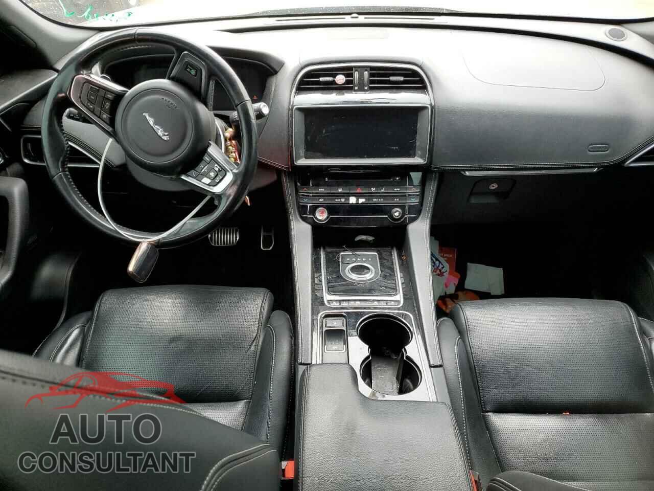 JAGUAR F-PACE 2017 - SADCL2BV4HA083094